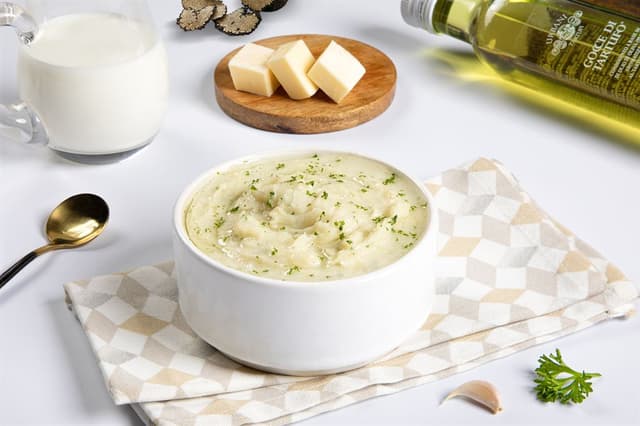 Truffle Garlic Mash (11 inch)