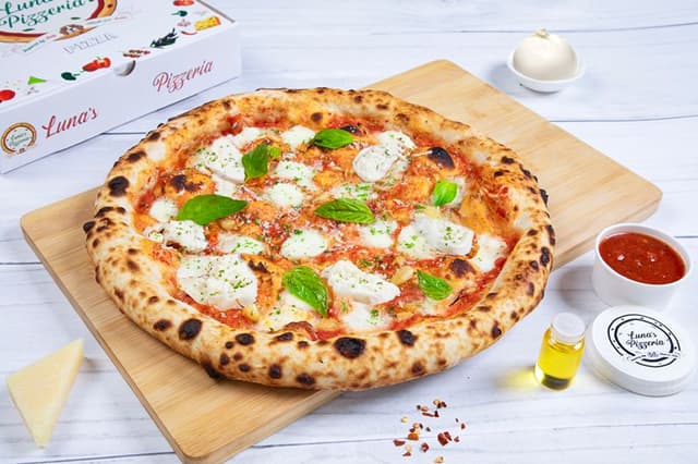 Pizza Margherita with Burrata (11 inch)