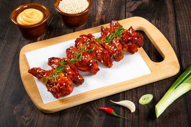 Frank's Buffalo Chicken Wings (11 inch)
